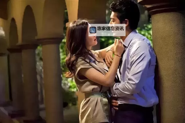 里昂与克莱尔的爱情故事:探索他们的CP之路图2