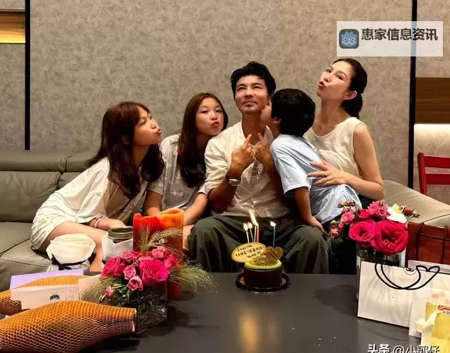 人人妻人人干照片:真实生活中的温情瞬间图1