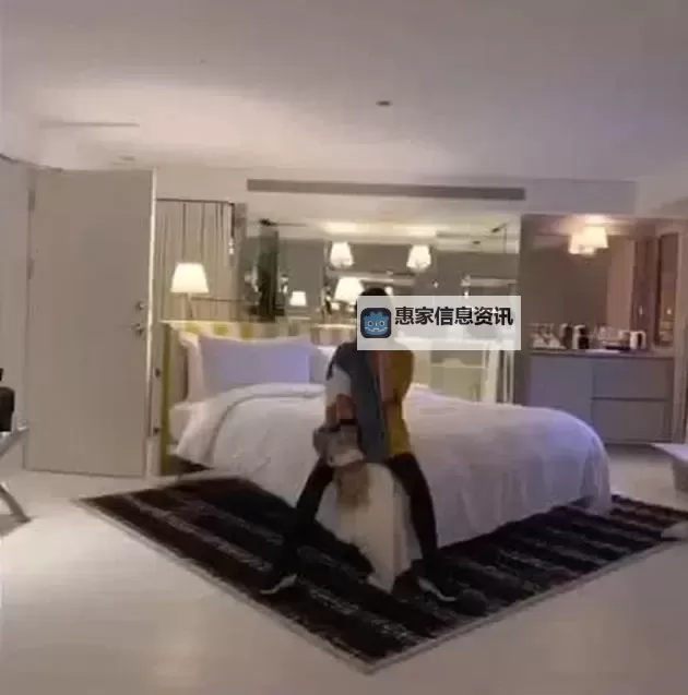 黄色床上动做:浪漫夜晚的温馨瞬间图1