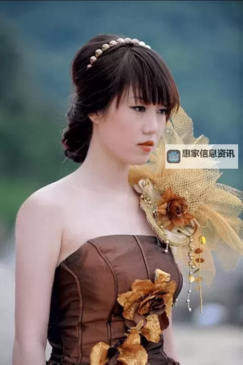 张筱雨大胆出位,引发热议的新形象展现图1