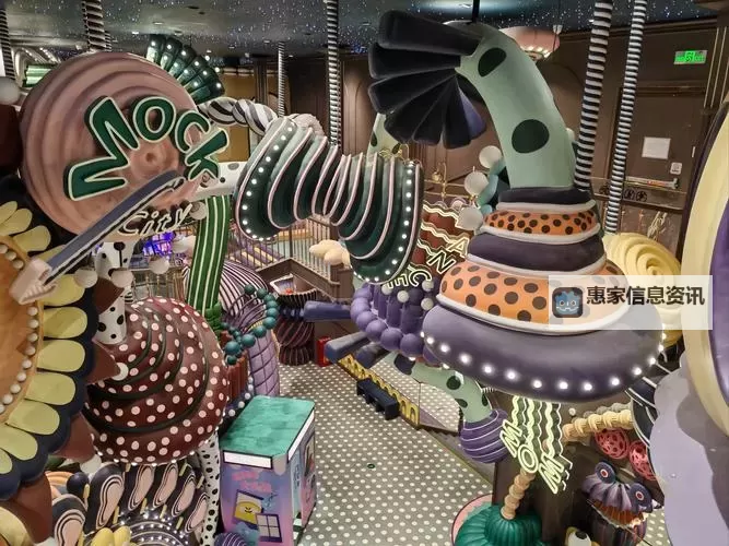 童趣时光:坐在木马凸起的木棒上的童年回忆图1