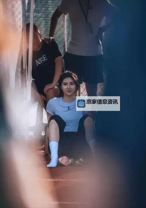 张津瑜6分35秒的精彩瞬间:赛场上的闪耀表现图1