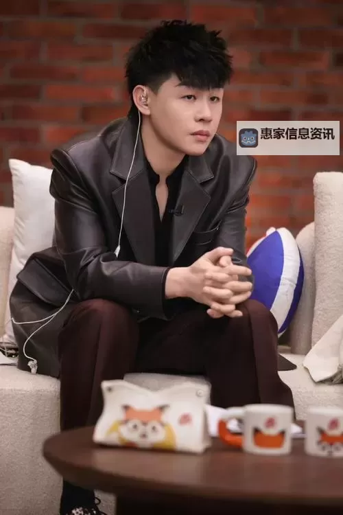 御龙在天月光胡彦斌:辉煌中的传说与荣耀图1